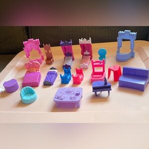 Disney Frozen 2 Replacement Furniture 17pcs EUC